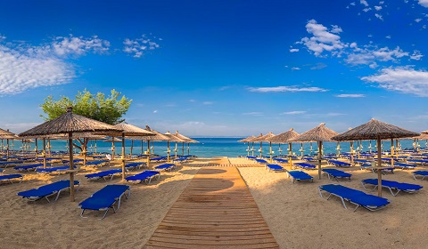 Майски празници: 4 нощувки със закуски и вечери в хотел Lagomandra Beach 4*, Халкидики, Гърция! Дете до 12.99г. – безплатно!