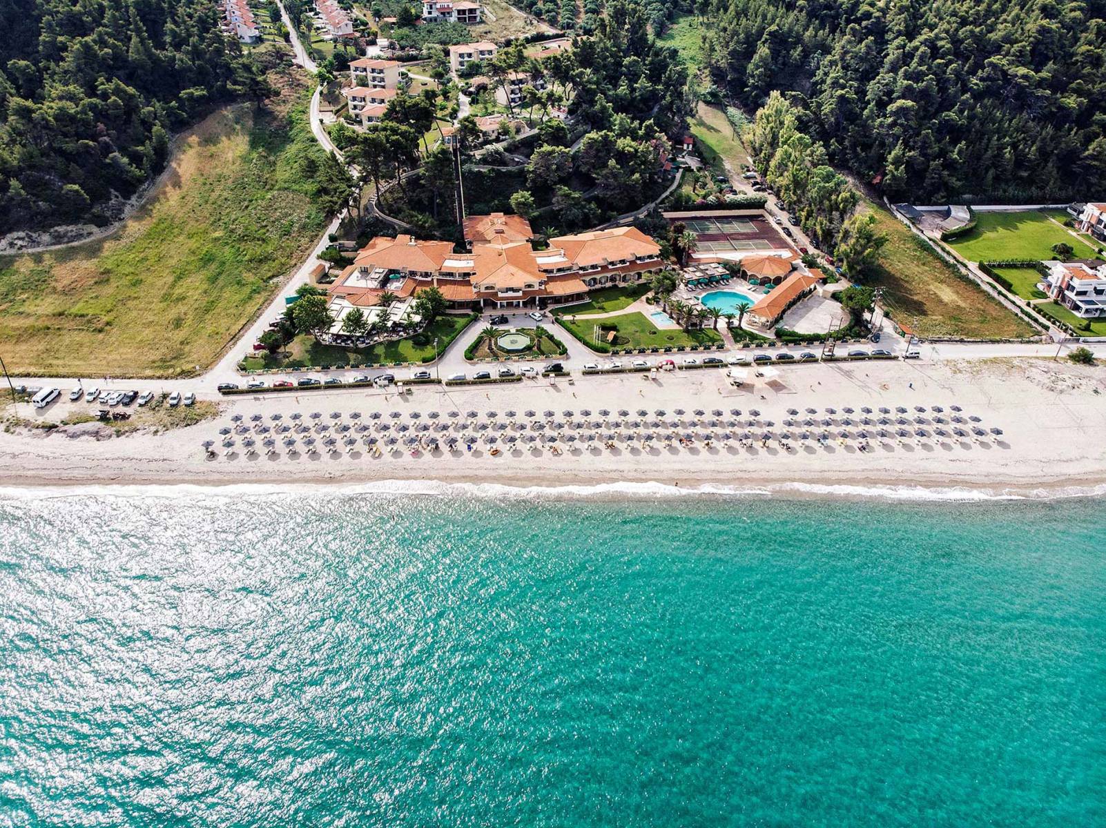 5 нощувки със закуски и вечери в хотел Possidi Holidays Resort 4*, Халкидики, Гърция през Юли и Август! Дете до 2,99г. – безплатно!